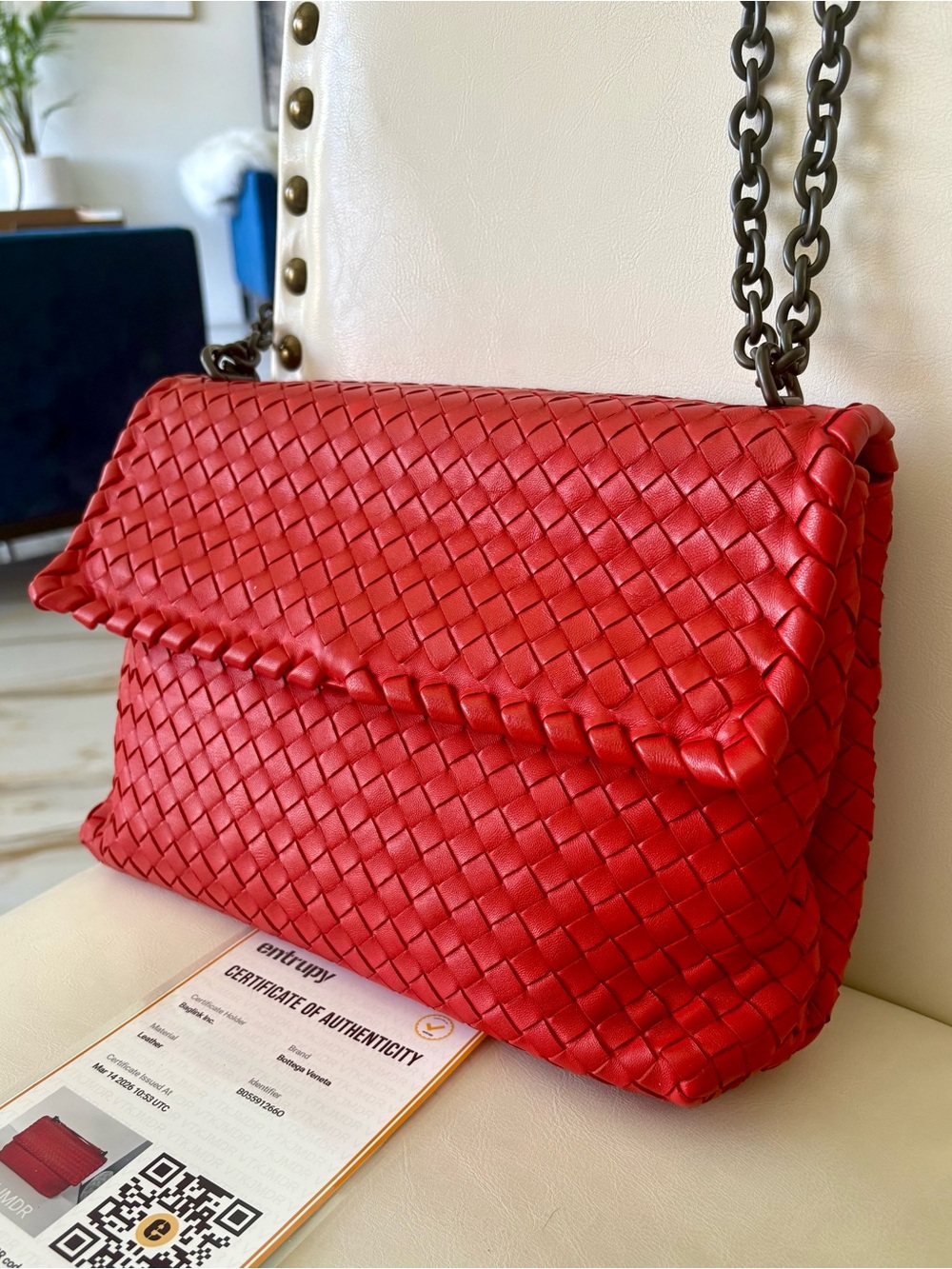BOTTEGA Veneta Intrecciato Red Woven Shoulder crossbody Bag Chain COA NICE !!